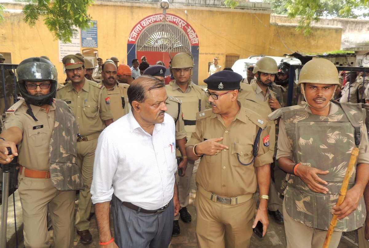 Prisoner commit suicide in district jail in bhadohi