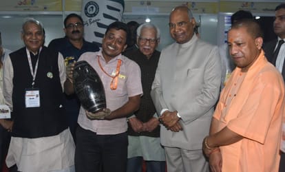 President of india impress with azamgarh black pottery art