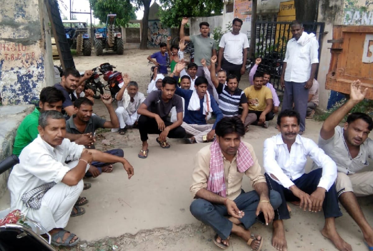 about 50 Houses hit by electric power run and 10 people injured in noida