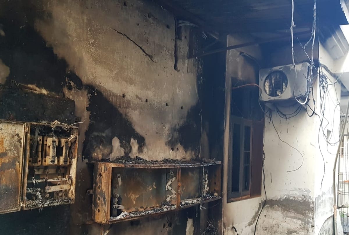 fire in apartment of jopling road of lucknow