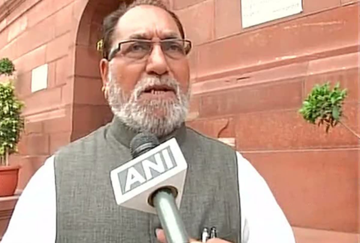 Triple Talaq Bill: Hussain Dalwai said Women treated unfairly in all communities