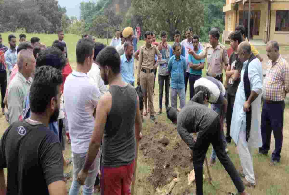 Students stuck for 4 hours in school building due to leopard