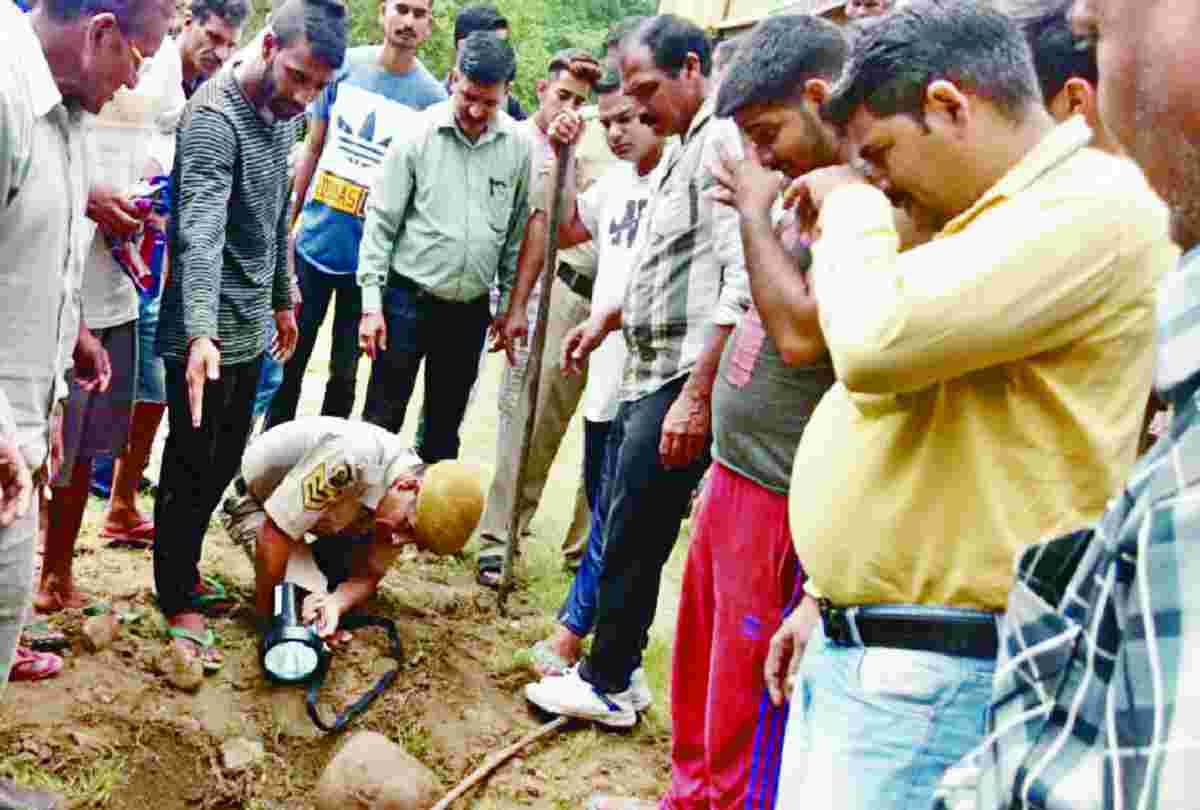 Students stuck for 4 hours in school building due to leopard
