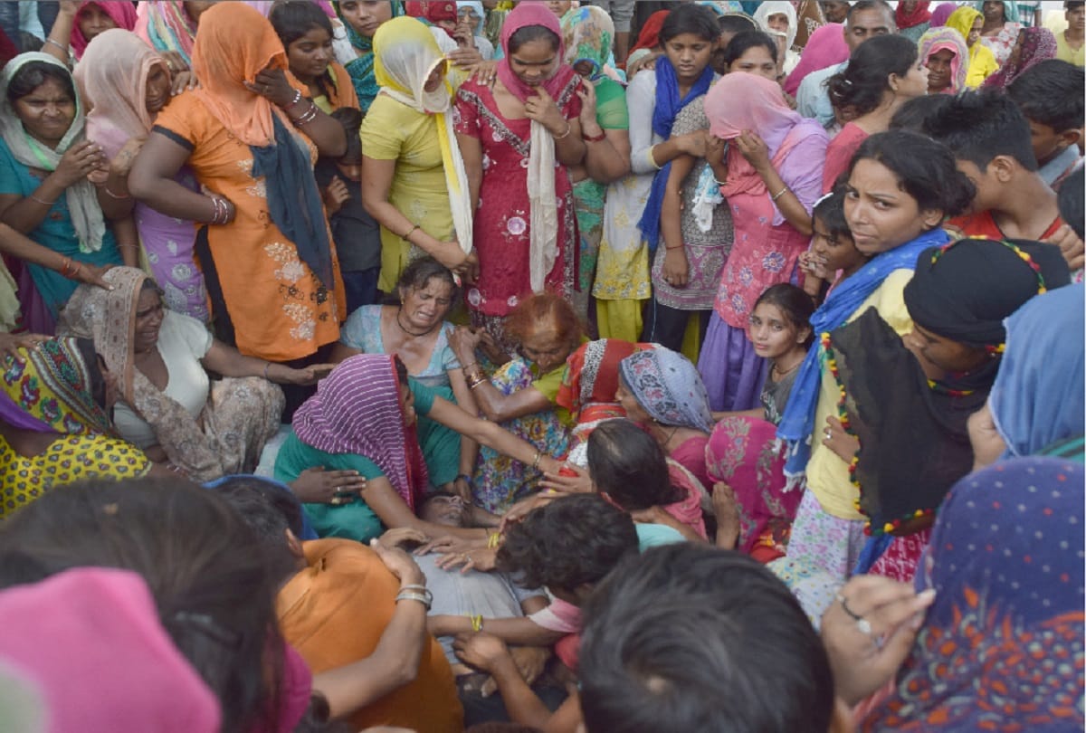Murder of Dalit student in meerut, misery to mother, see photos