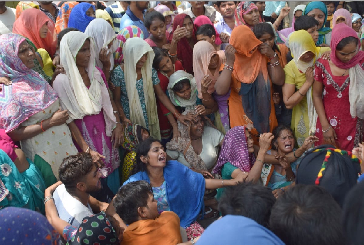 Murder of Dalit student in meerut, misery to mother, see photos