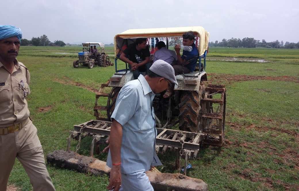 Attack on officers during land occupation in mirzapur