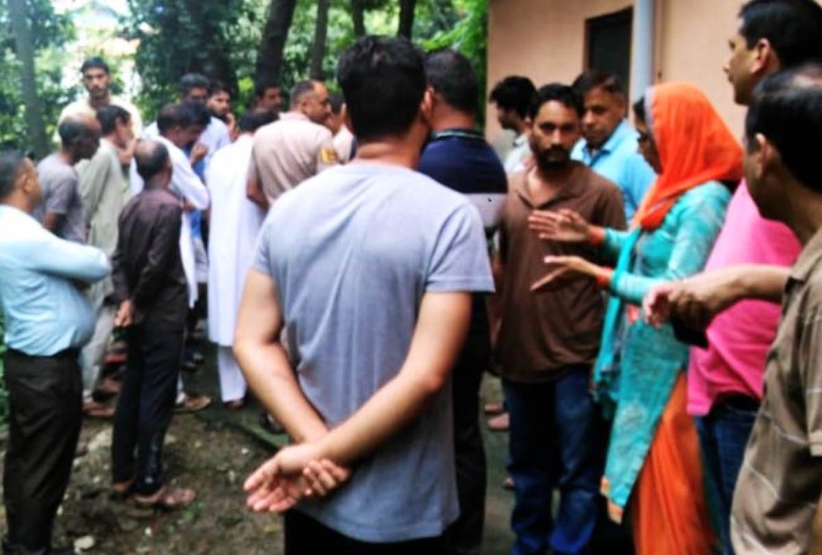 veterinary pharmacist commit suicide in mandi himachal pradesh
