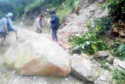  heavy rainfall warning in himachal for three days