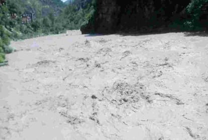  heavy rainfall warning in himachal for three days
