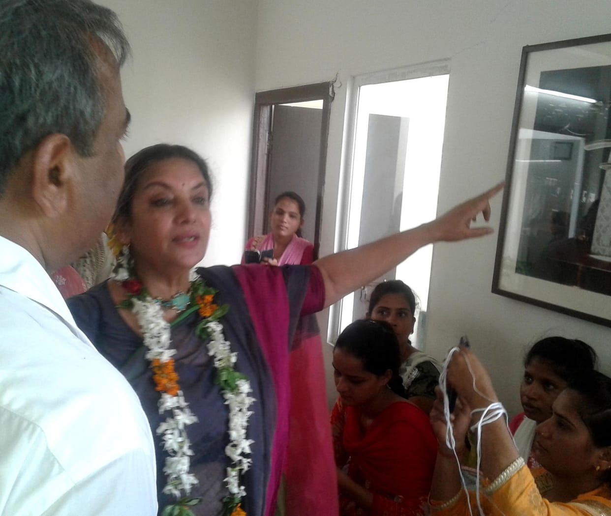 shabana azmi says that kaifi saab vision is greater than me