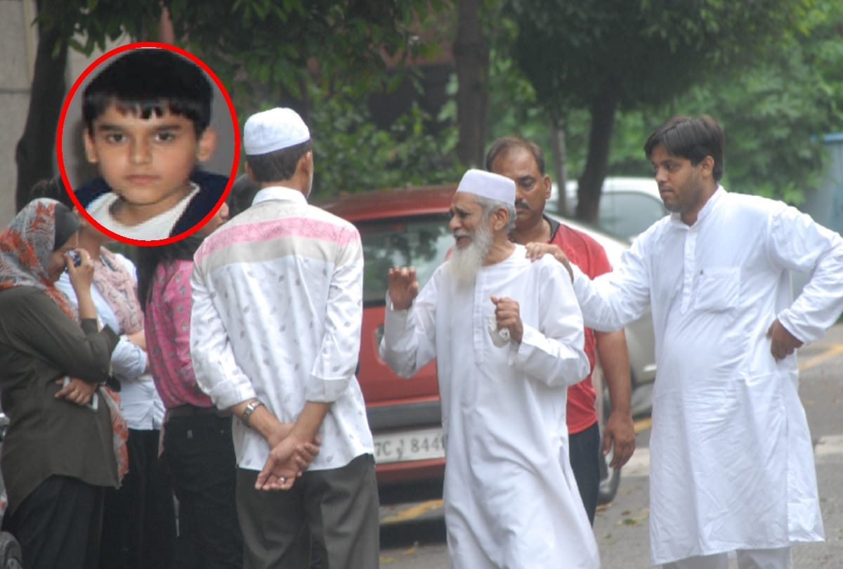 student death by electric shock in high mast light pole in noida