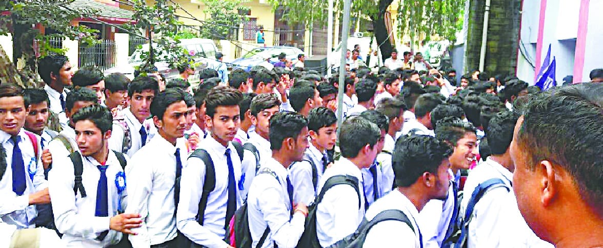 Students on the road for teachers