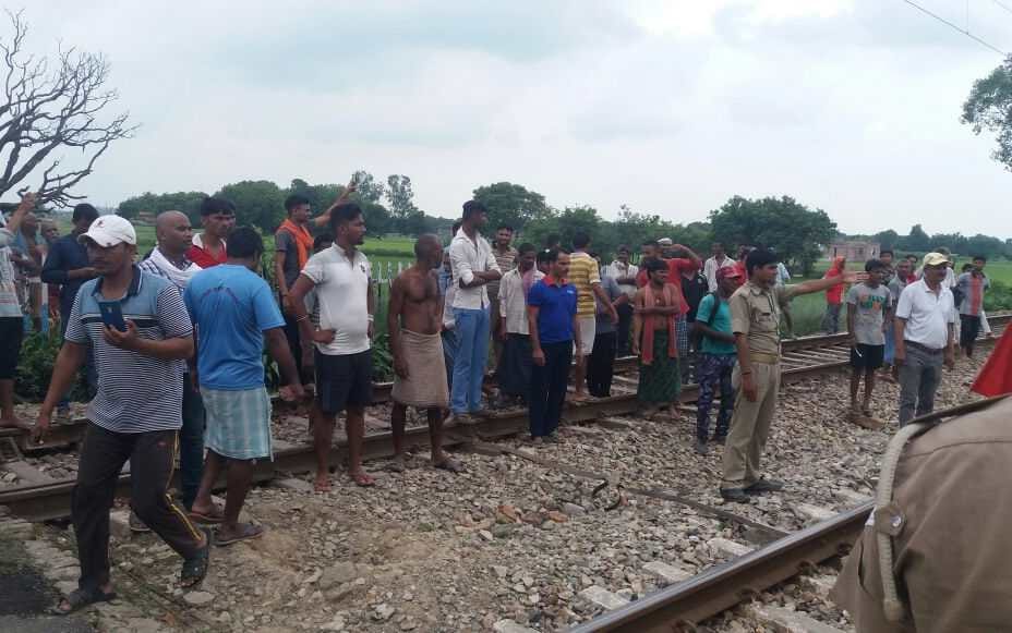 Collision between school bolero and train two student injured