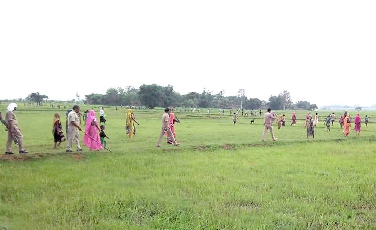 Attack on officers during land occupation in mirzapur