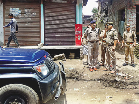 Tension in the village, police deployed by Jitendra's murder
