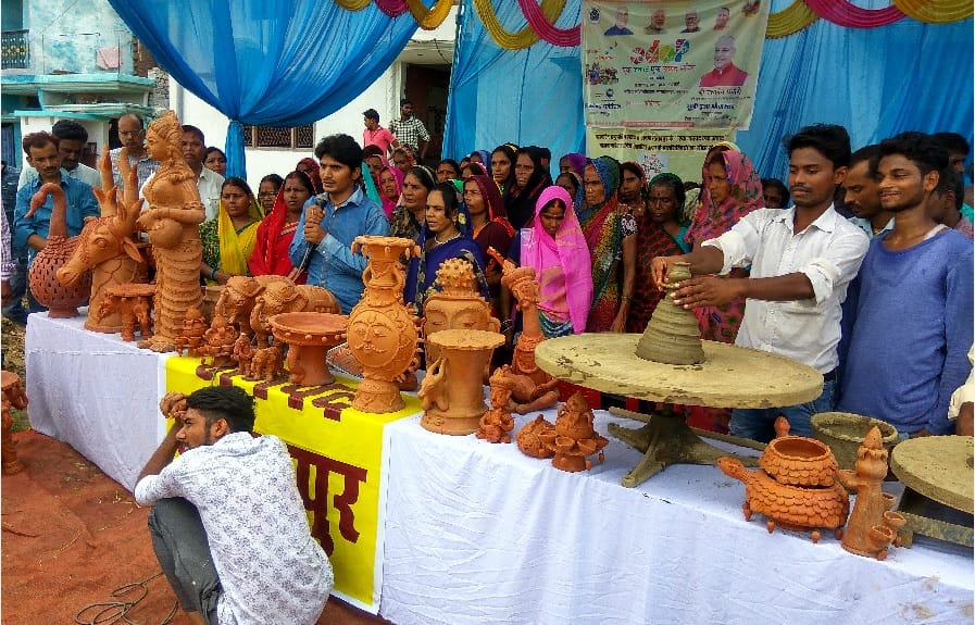 टेराकोटा कला से गोरखपुर को मिली वैश्विक पहचान: धर्मपाल सिंह