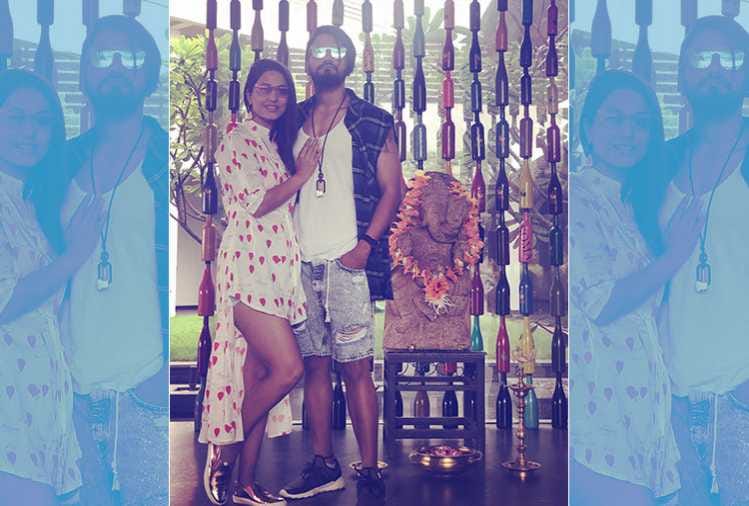 once again hina khan troll For Wearing Shoes in front of ganpati
