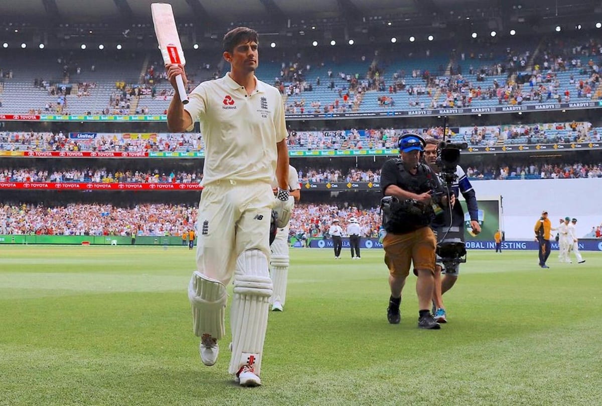 Alastair Cook cried when he told his team mates about retirement from cricket