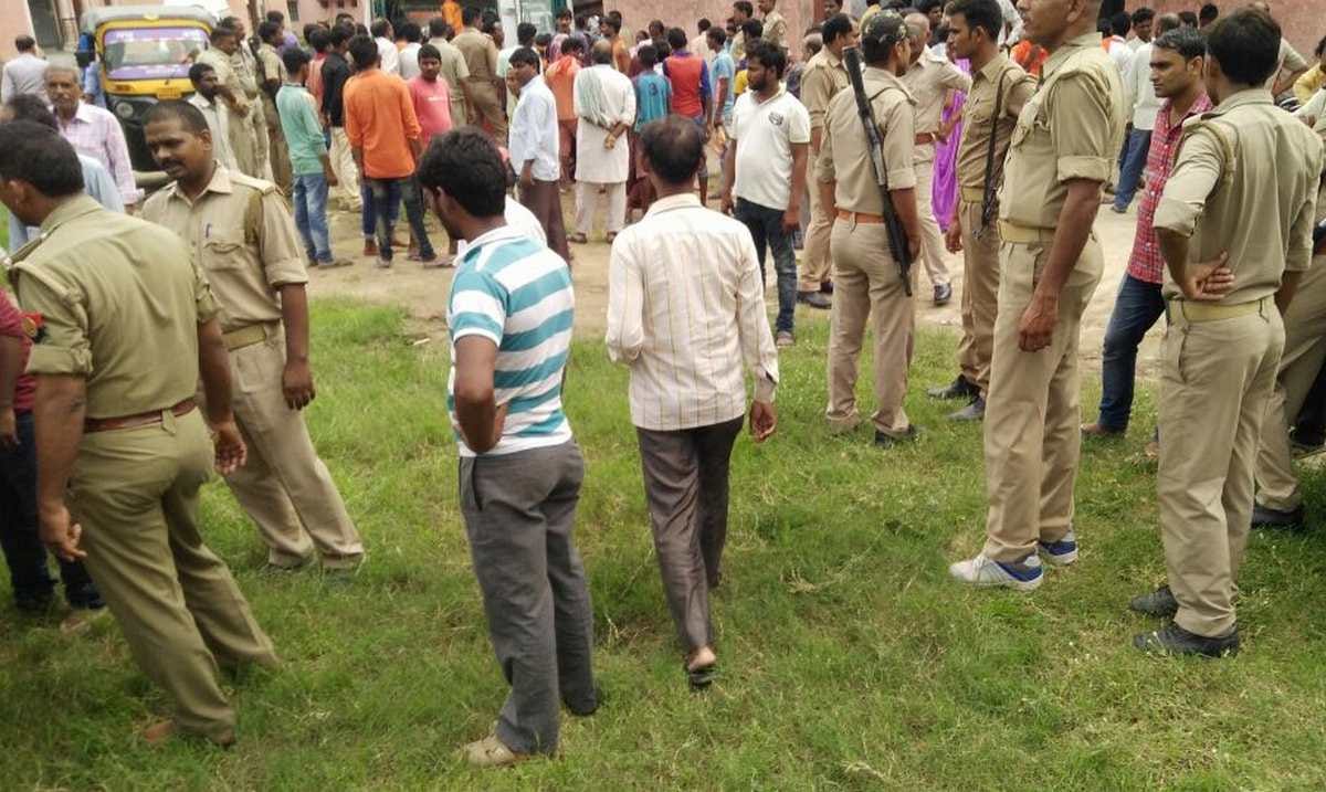 Many kanwariya injured in road accident in azamgarh