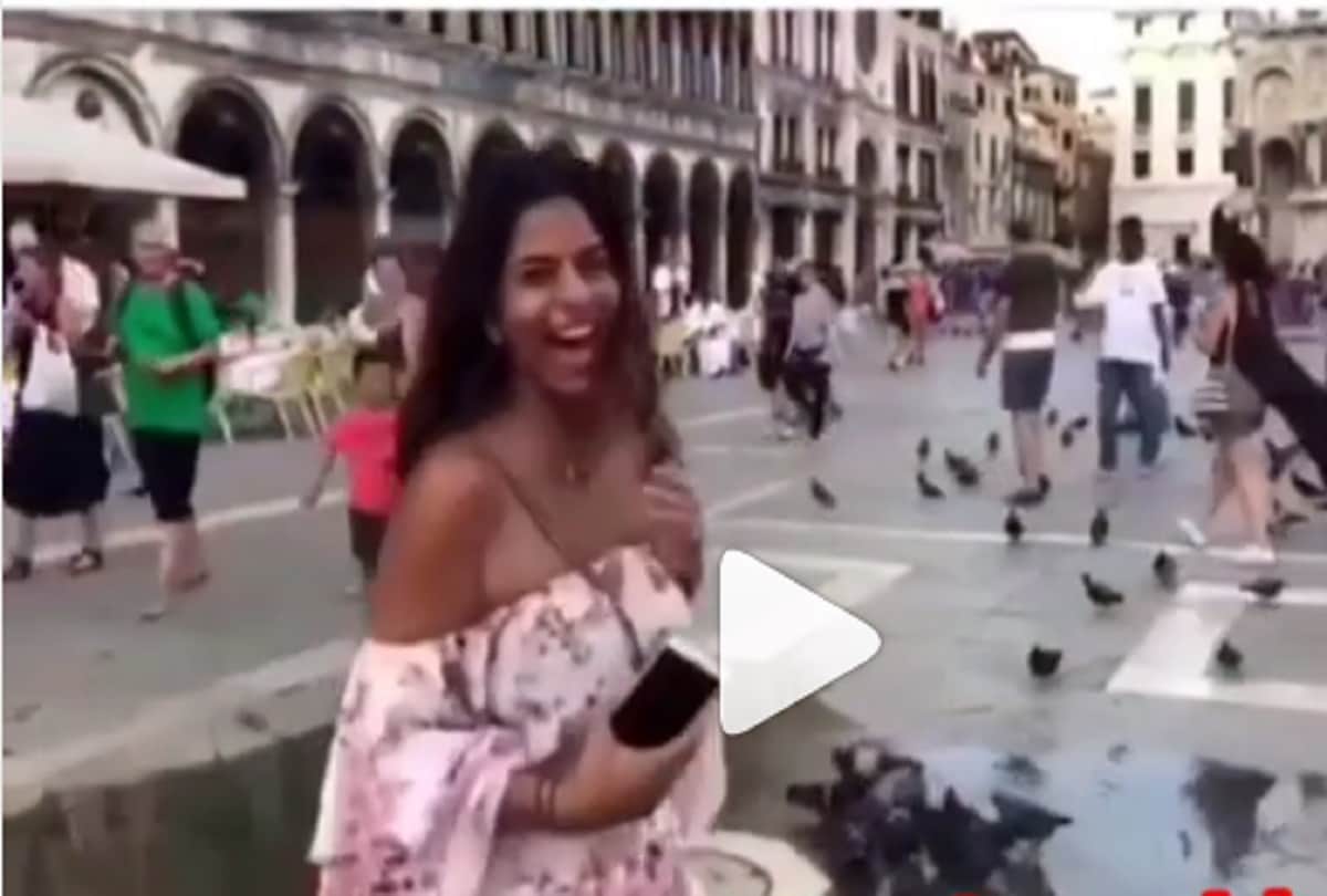 suhana khan enjoying holiday in europe with friend