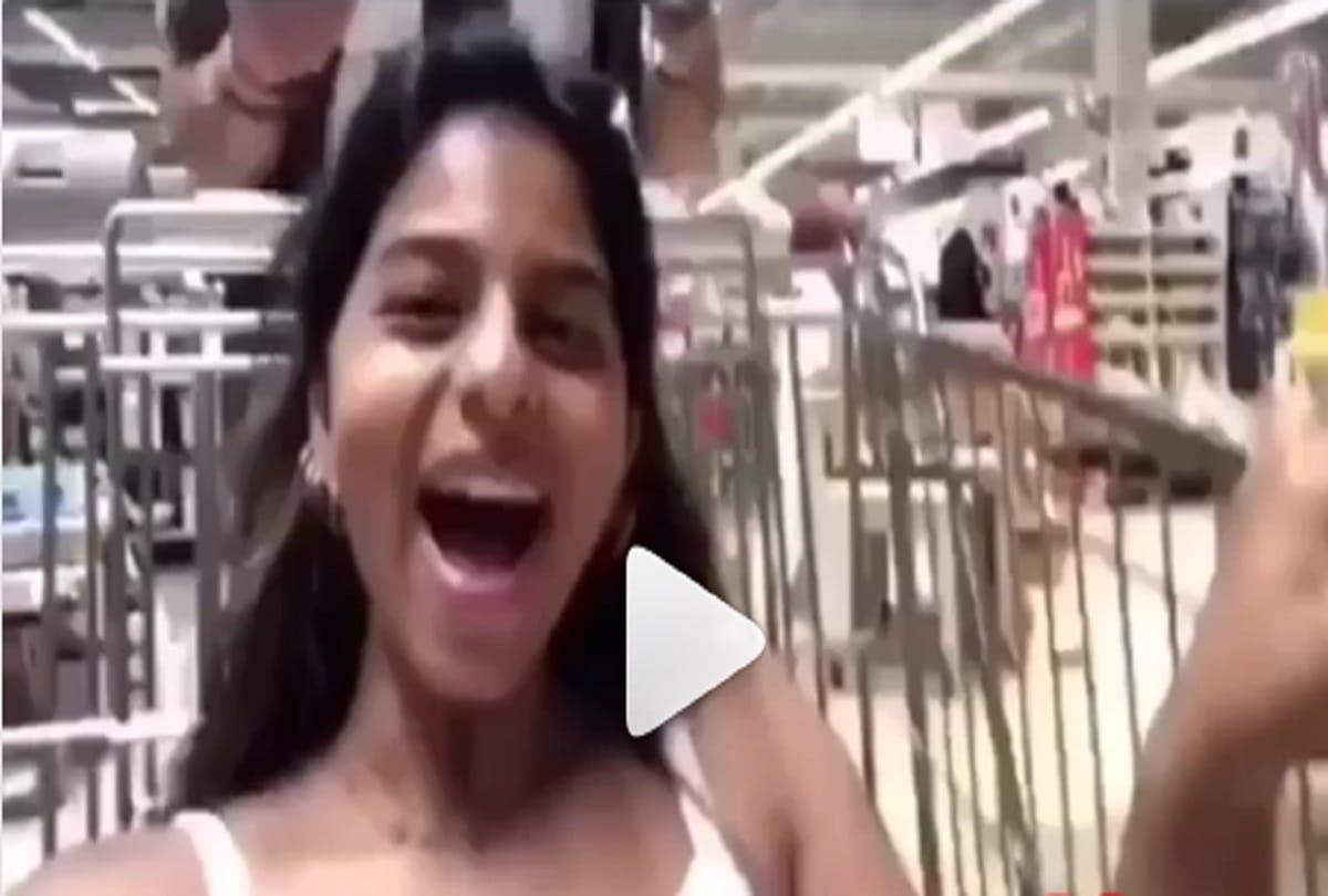 suhana khan enjoying holiday in europe with friend