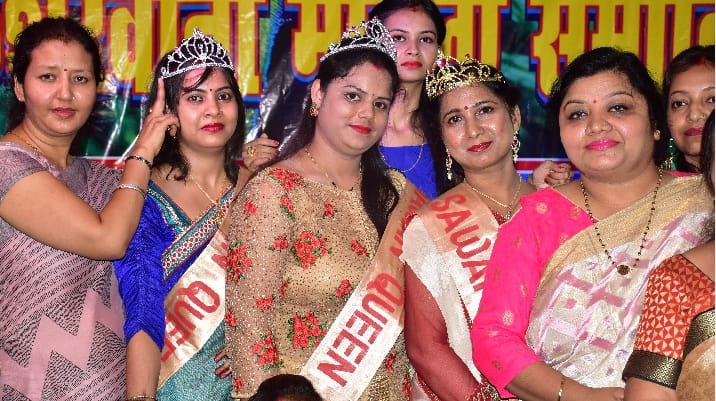रक्षा के सिर सजा सावन क्वीन का ताज