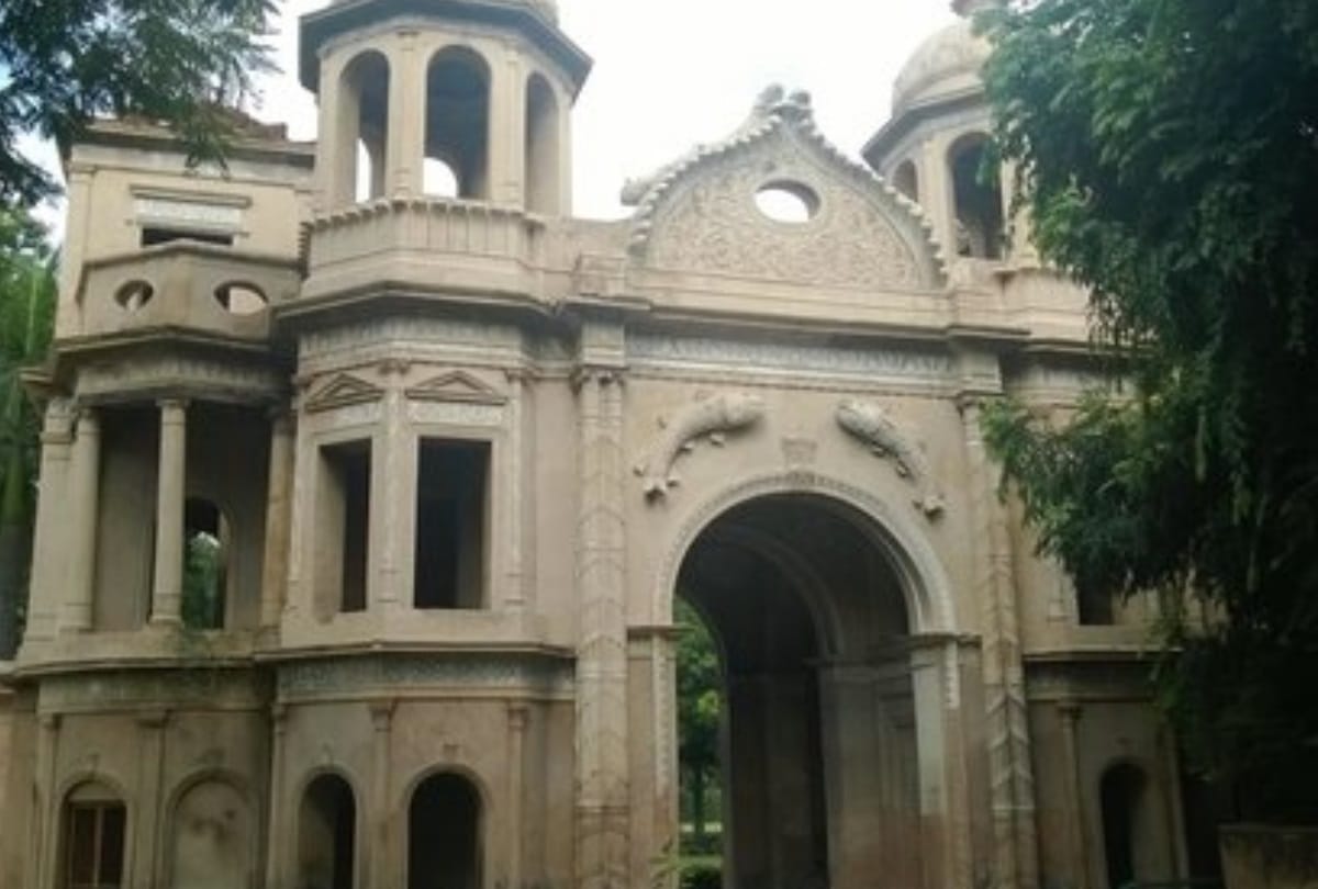 story of historical buildings of lucknow