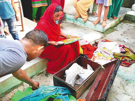 The thieves picked up the box of jewels