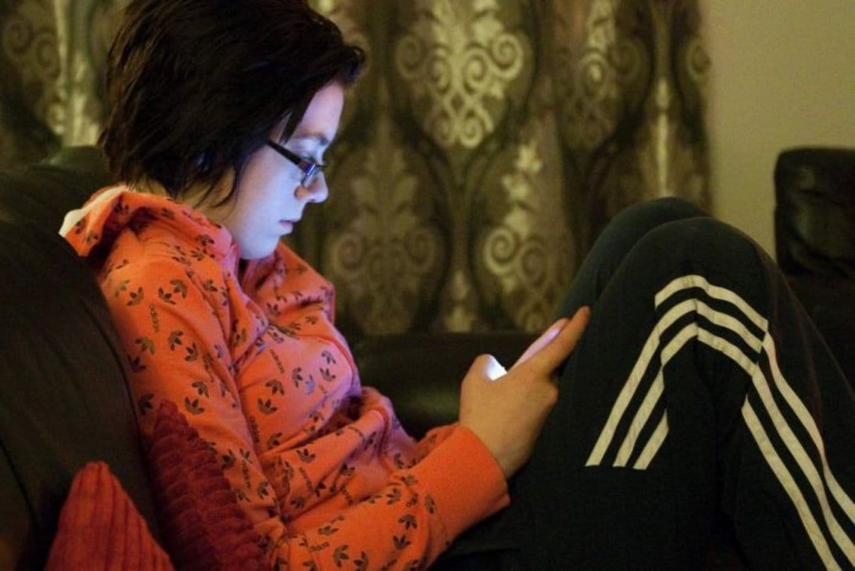 People do not use to much social media mobile facebook internet instagram