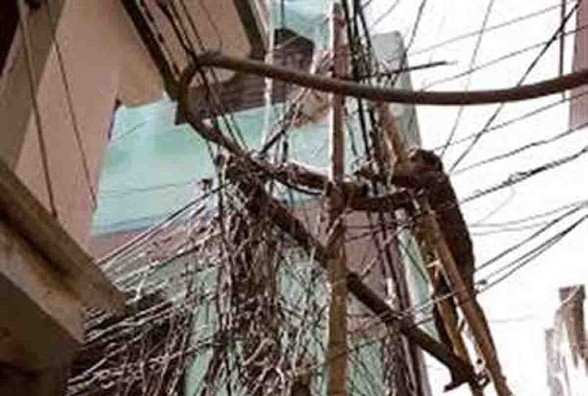 Power theft in underground system Power department