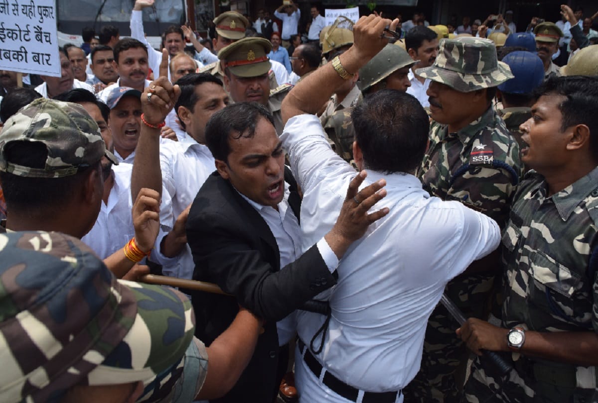 Lawyers protest in Meerut, and police officers request for peace, see photos