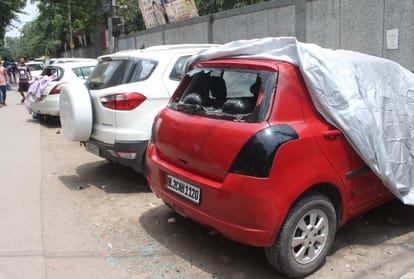 student and local property owner fighting with each other in nehru vihar