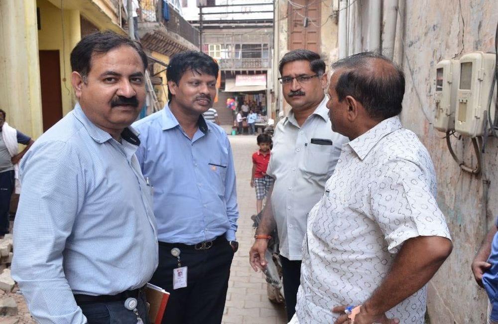 electricity connection cut of BJP leader house by torrent power