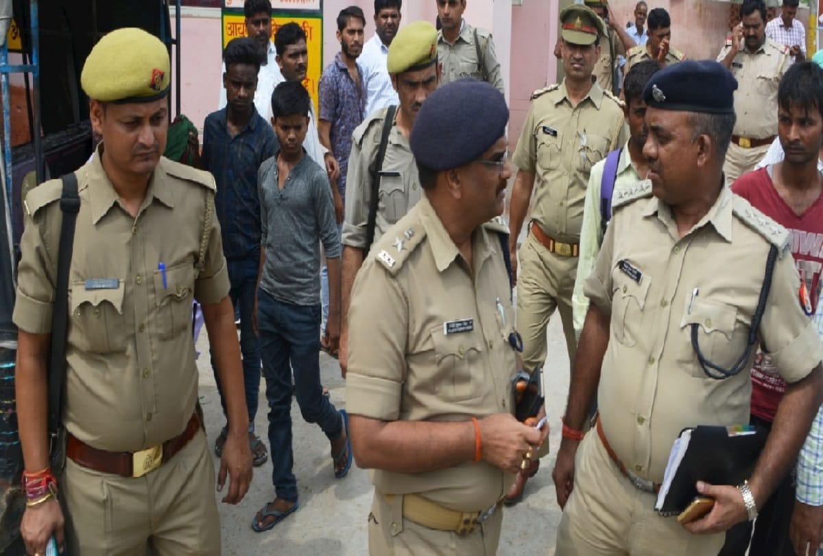 bullet fire from inspector gun during cleaning constable dead in agra