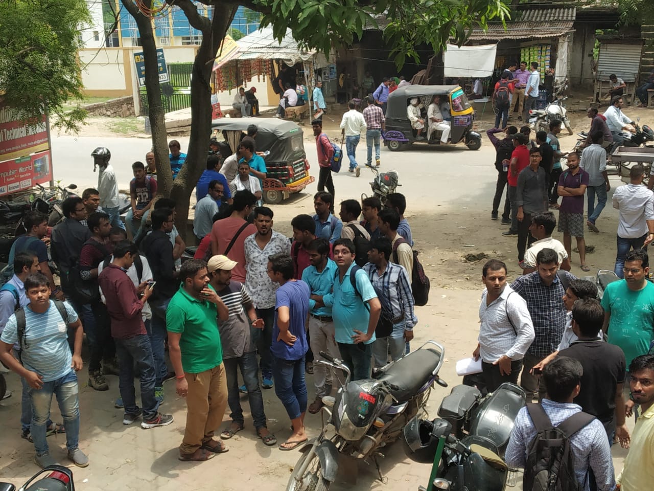 Server problem in bank examination candidate did ruckus