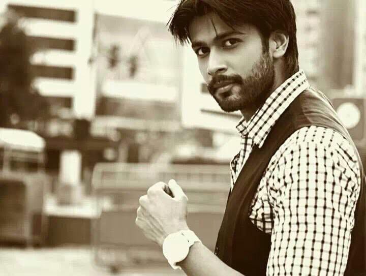 this tv actor start acting at the age of 17 years