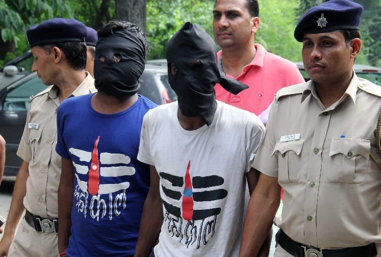 Chandigarh police arrested two chain snatchers