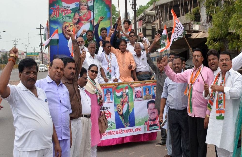 maa tujhe pranam rath visiting in agra city