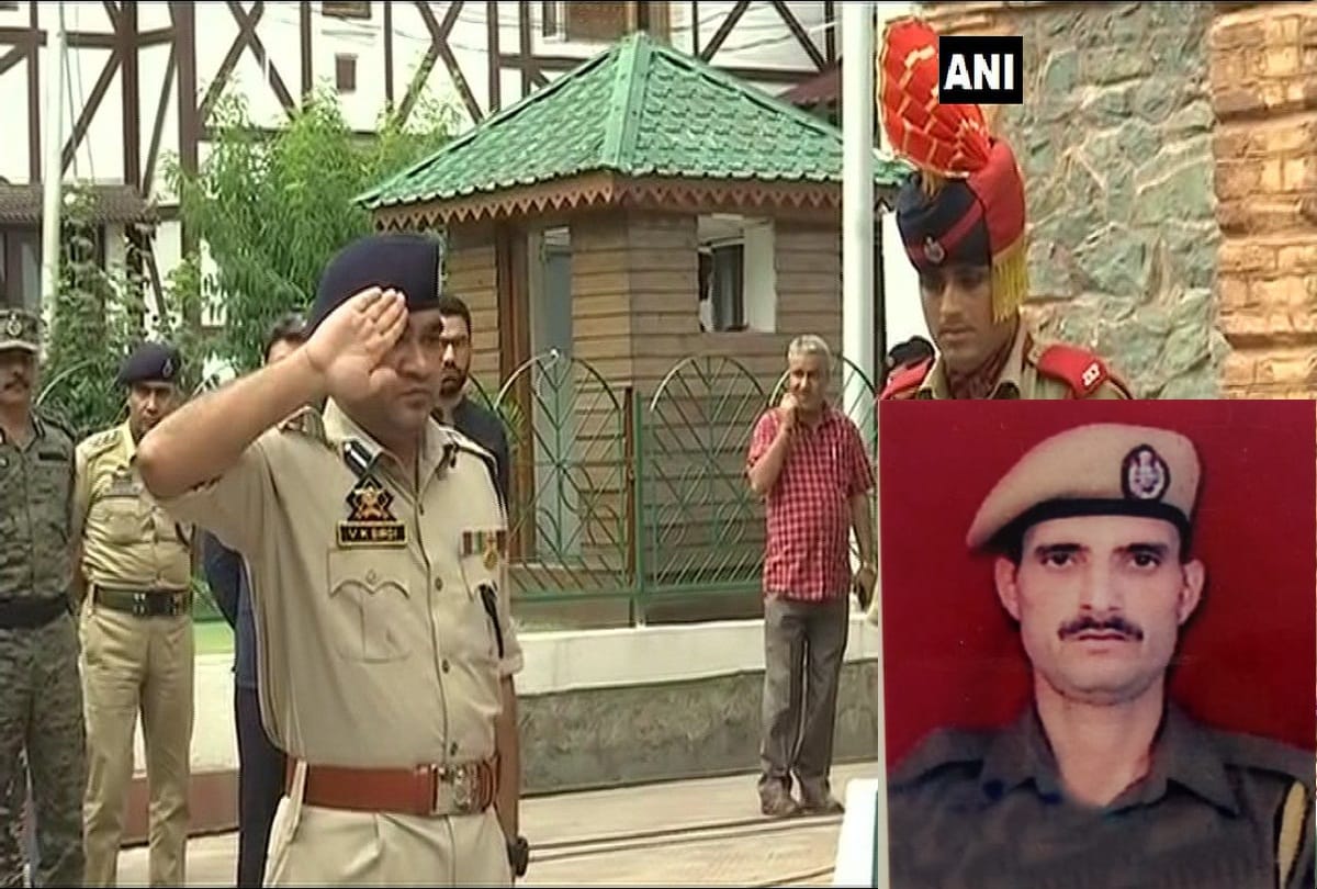 encounter in srinagar jammu kashmir militants hiding in residential area