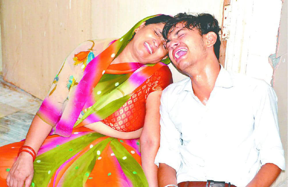 Up Police constable died in firozabad