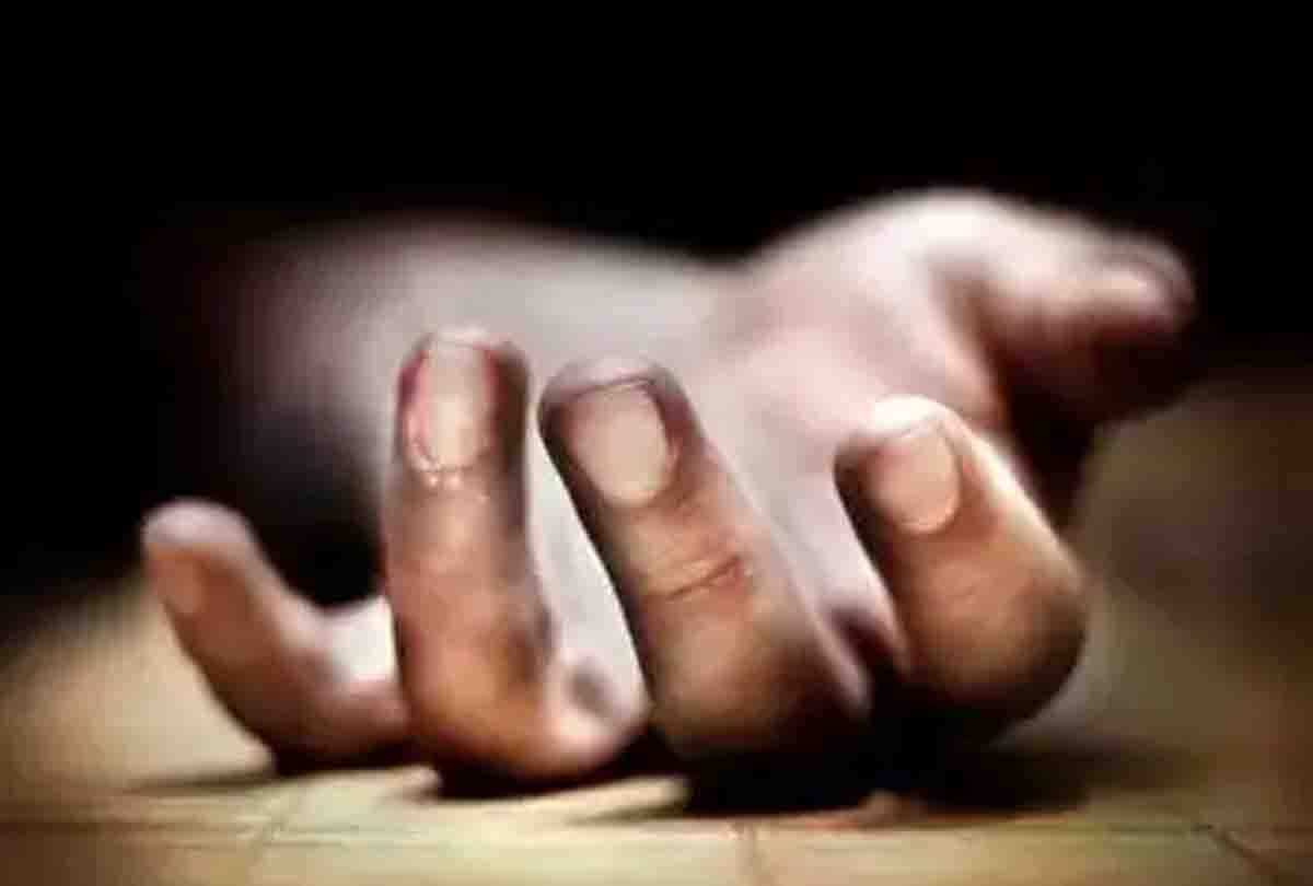 man committed suicide in mahoba