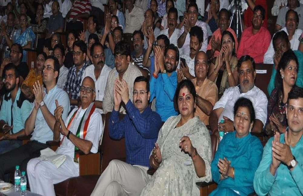 amar ujala maa tujhe pranam kavi sammelan in agra