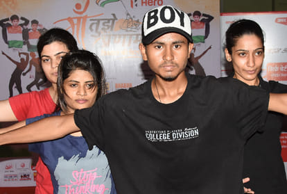 Maa tujhe pranam Dance, singing and fancy dress competition in kanpur