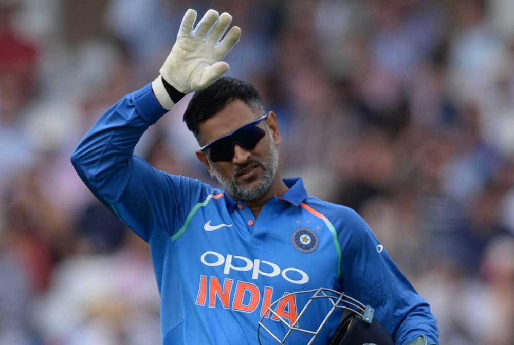 Team India Captain Virat Kohli advice MS Dhoni to do not retire