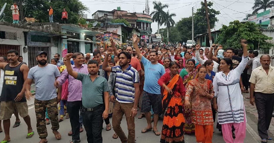 नंधौर टाइगर रिजर्व के विरोध में सांसद को सौंपा ज्ञापन