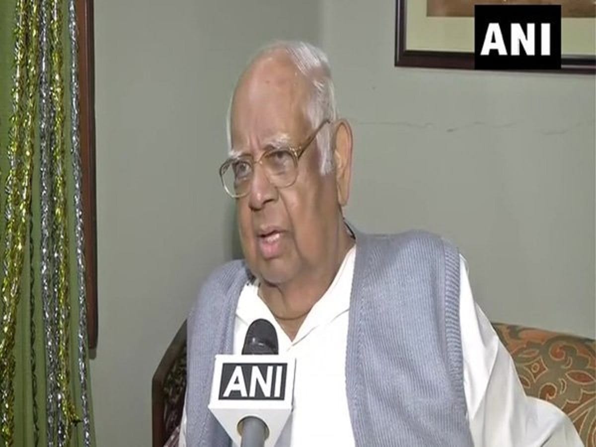 Atal Bihari Vajpayee prevented Somnath Chatterjee for resigning from Lok Sabha Speaker post