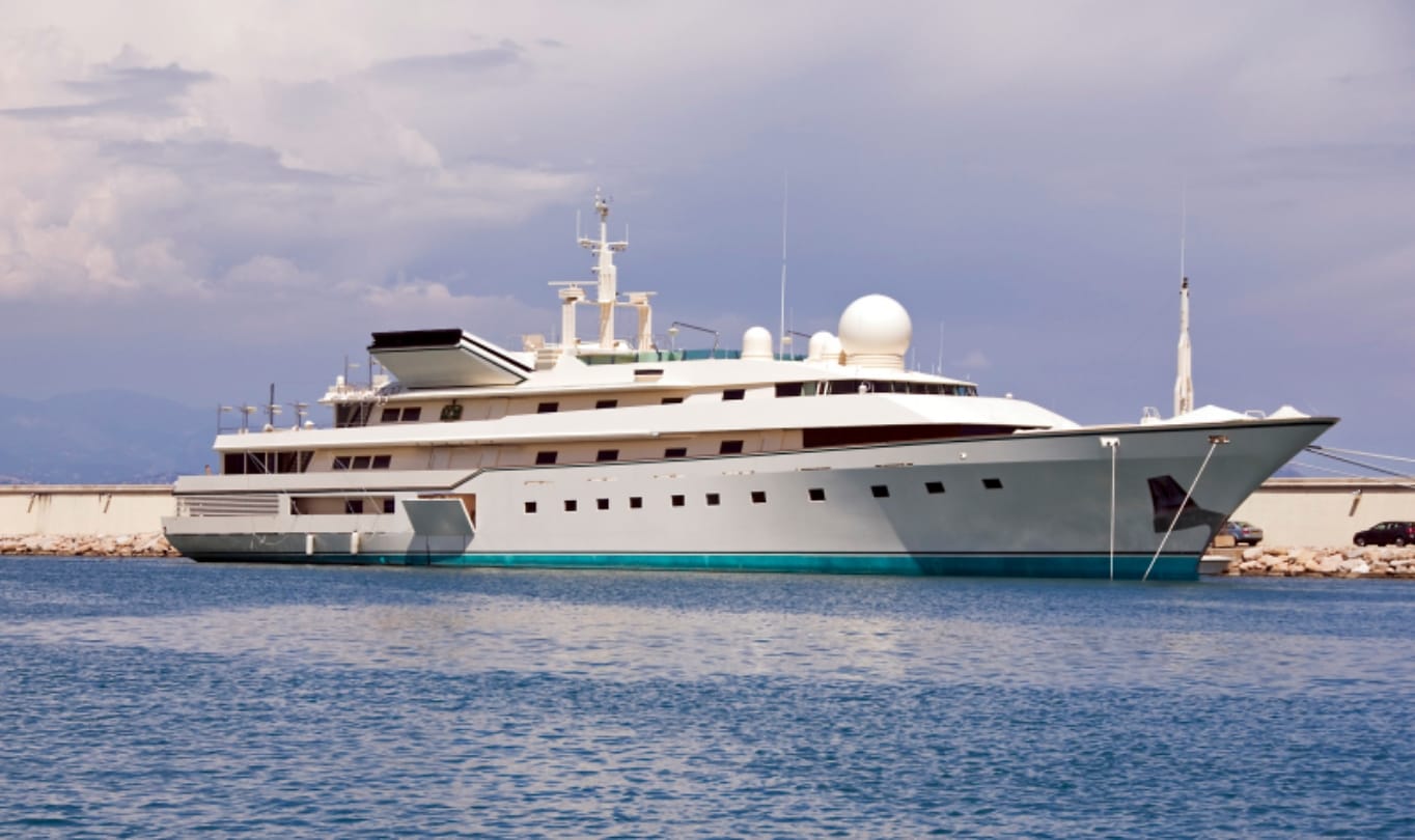 Know about the story of international business investor Alwaleed bin Talal