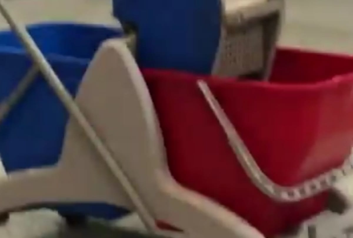 video viral of leaking roof of amausi airport lucknow