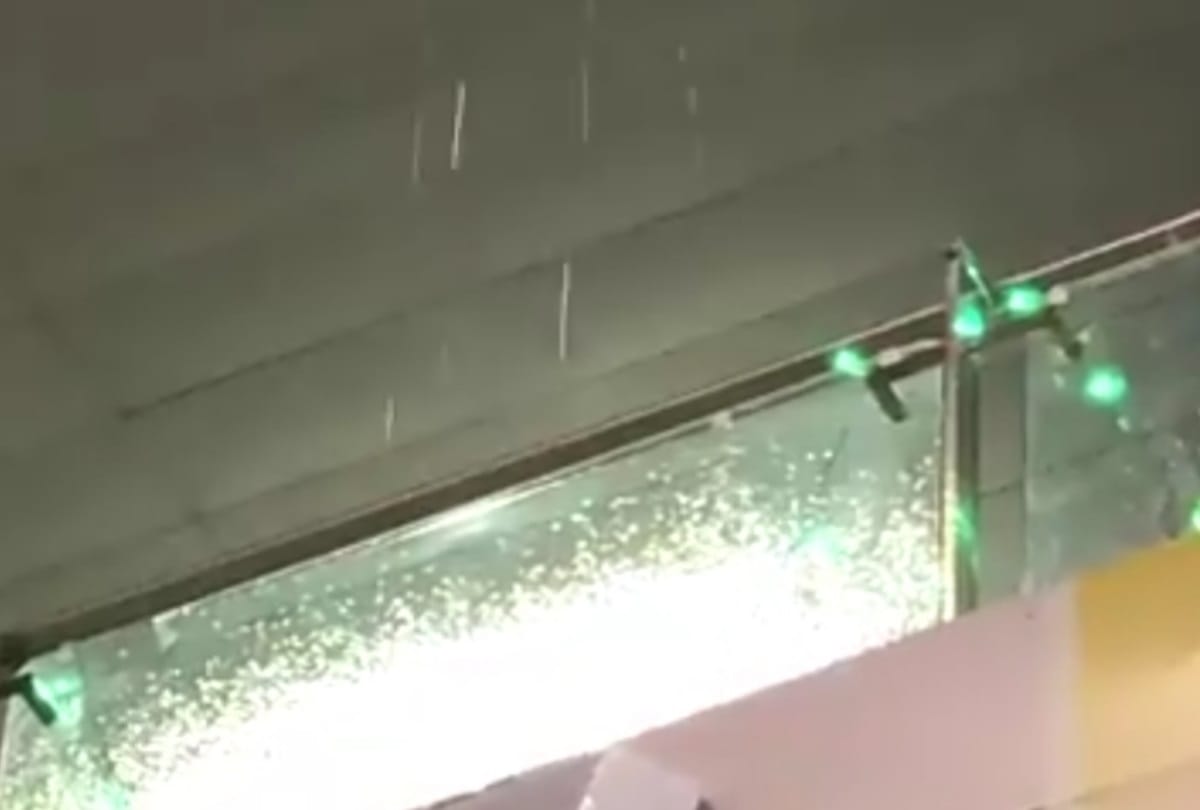 video viral of leaking roof of amausi airport lucknow