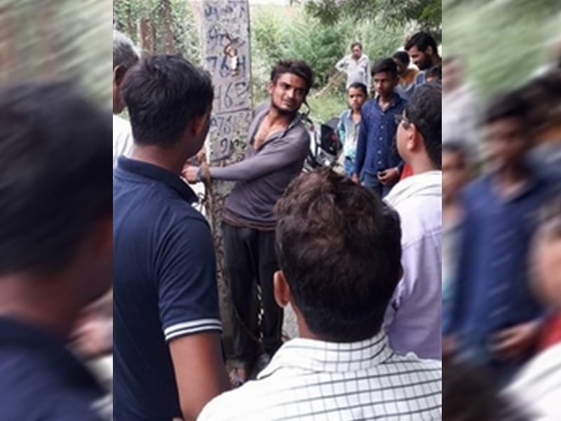 crowd beat youth in roorkee police and public go away